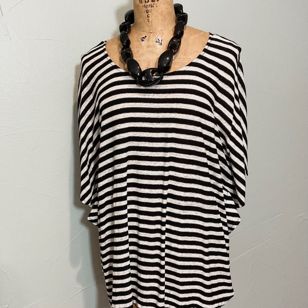BREAK FROM TRADITIONAL CHICOS BLACK WHT STRIPE KNIT TOP XL SZ 3/14/16 NWOT